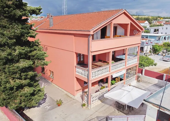 Apartments Fraj With Jacuzzi