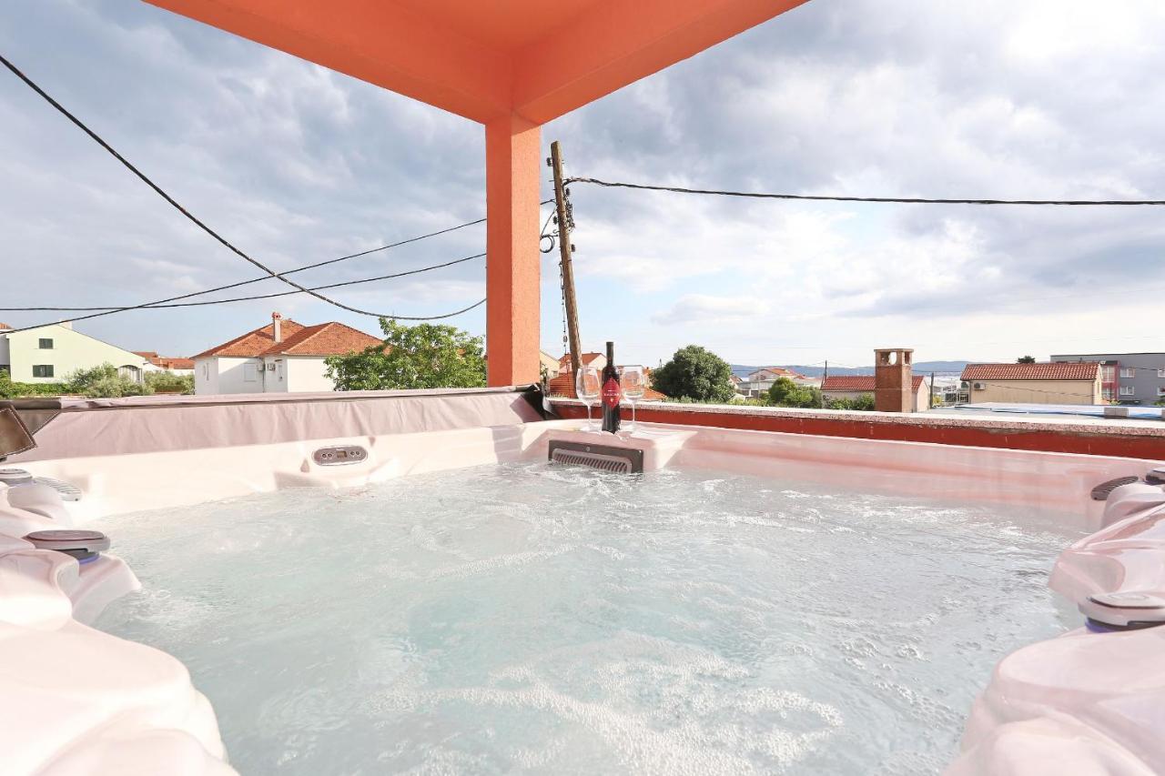 Fraj With Jacuzzi