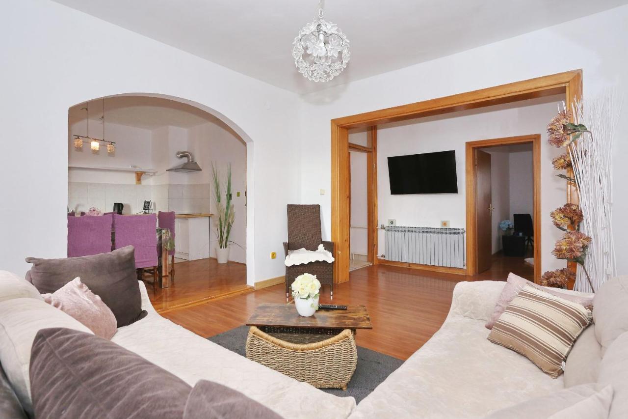 Apartmán Fraj With Jacuzzi *
